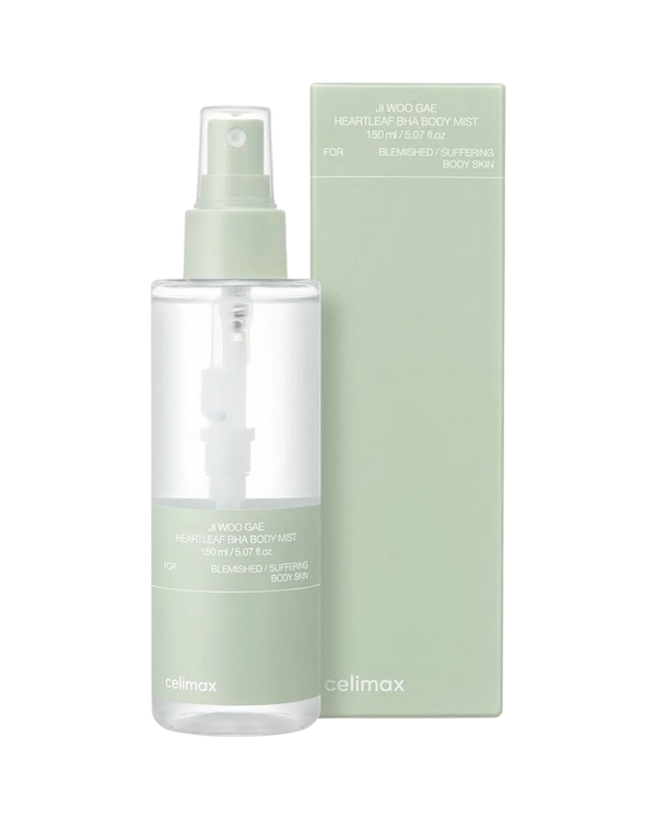 K-beauty glow Ji Woo Gae Heartleaf BHA Body Mist in een transparante sprayfles met lichtgroene verpakking.